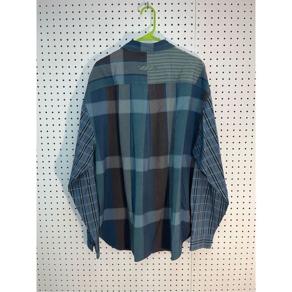 Tommy Bahama button down silk shirt - Picture 2 of 4